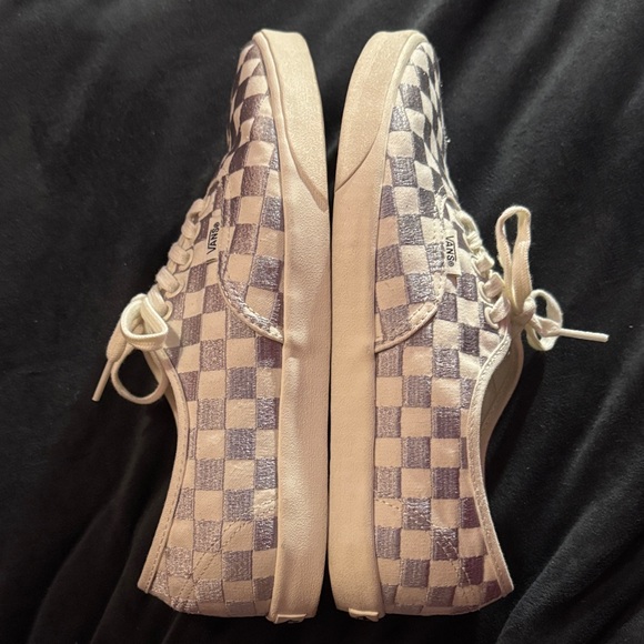 Vans Sneakers Men’s 6.5 Women’s Size 8 Silver & White Checker board Checkered GU - Picture 11 of 13